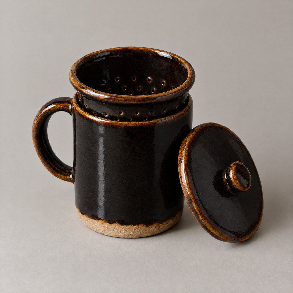 Brewing Mug in Iron glaze with its strainer basket and lid